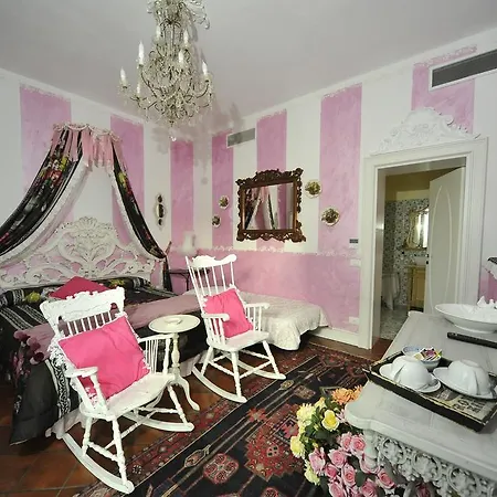 Oda ve Kahvaltı La Maison Delle Favole